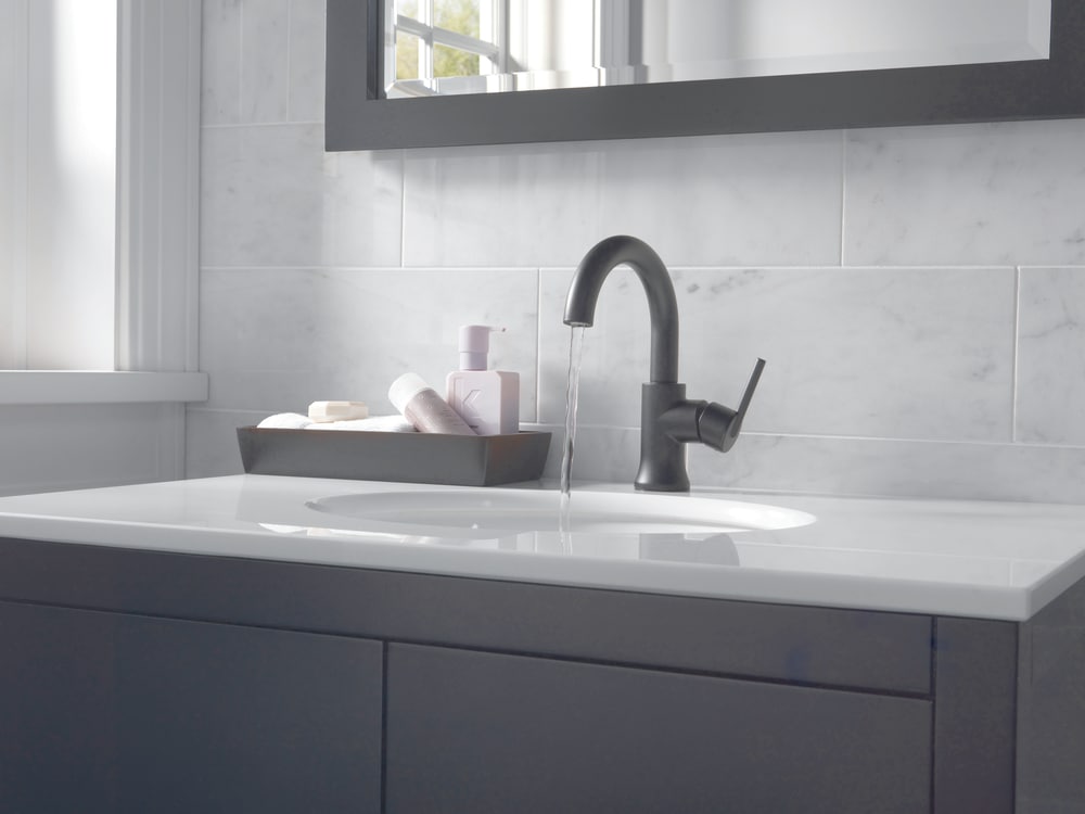 1-Handle Lavatory Faucet with Diamond Seal Technology, Matte Black X7B4 - product image 3