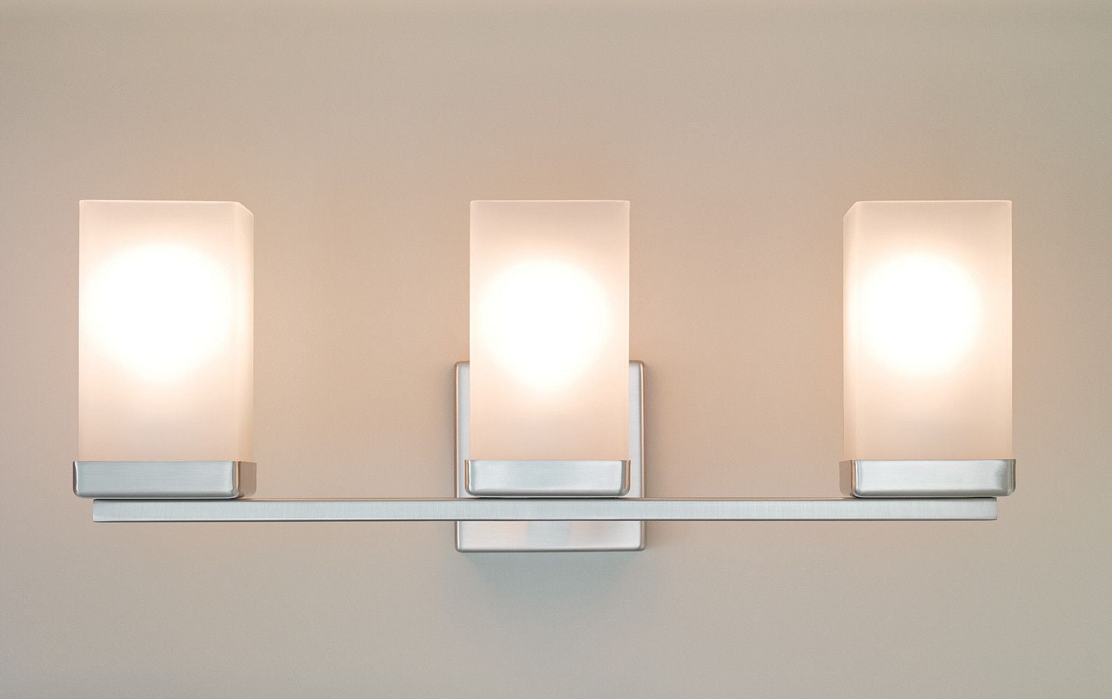 90-Degree Vanity Lighting Fixture, Brushed Nickel, 3-L U6G5 - product image 2