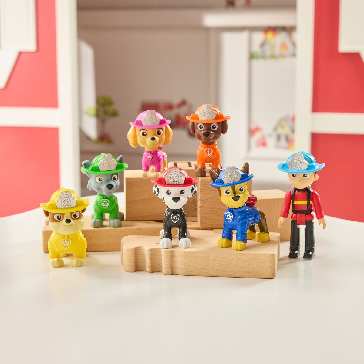 Fire Rescue Team Pack Playset with 7 Collectible Figures, Ages 3+ S5N1 - product image 5