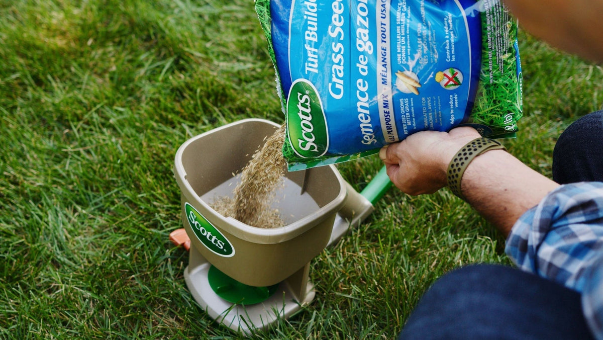 Whirl Year-Round Hand-Held Spreader, 1,500 sq. ft. M0N2 - product image 5