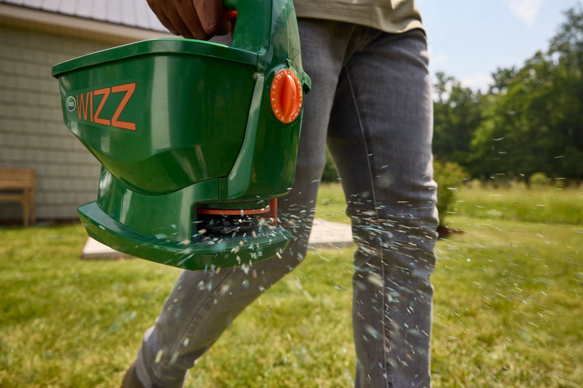Wizz Hand-Held Spreader, Battery Operated, 2500 sq. ft. I9X3 - product image 5