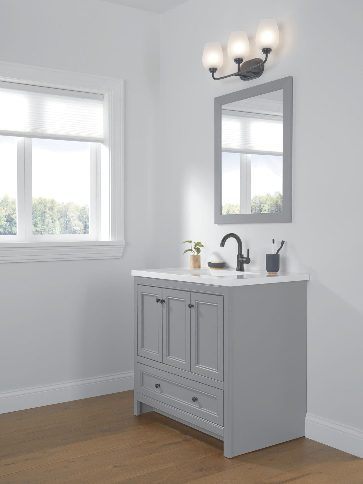 1-Handle Lavatory Faucet with Diamond Seal Technology, Matte Black X7B4 - product image 5