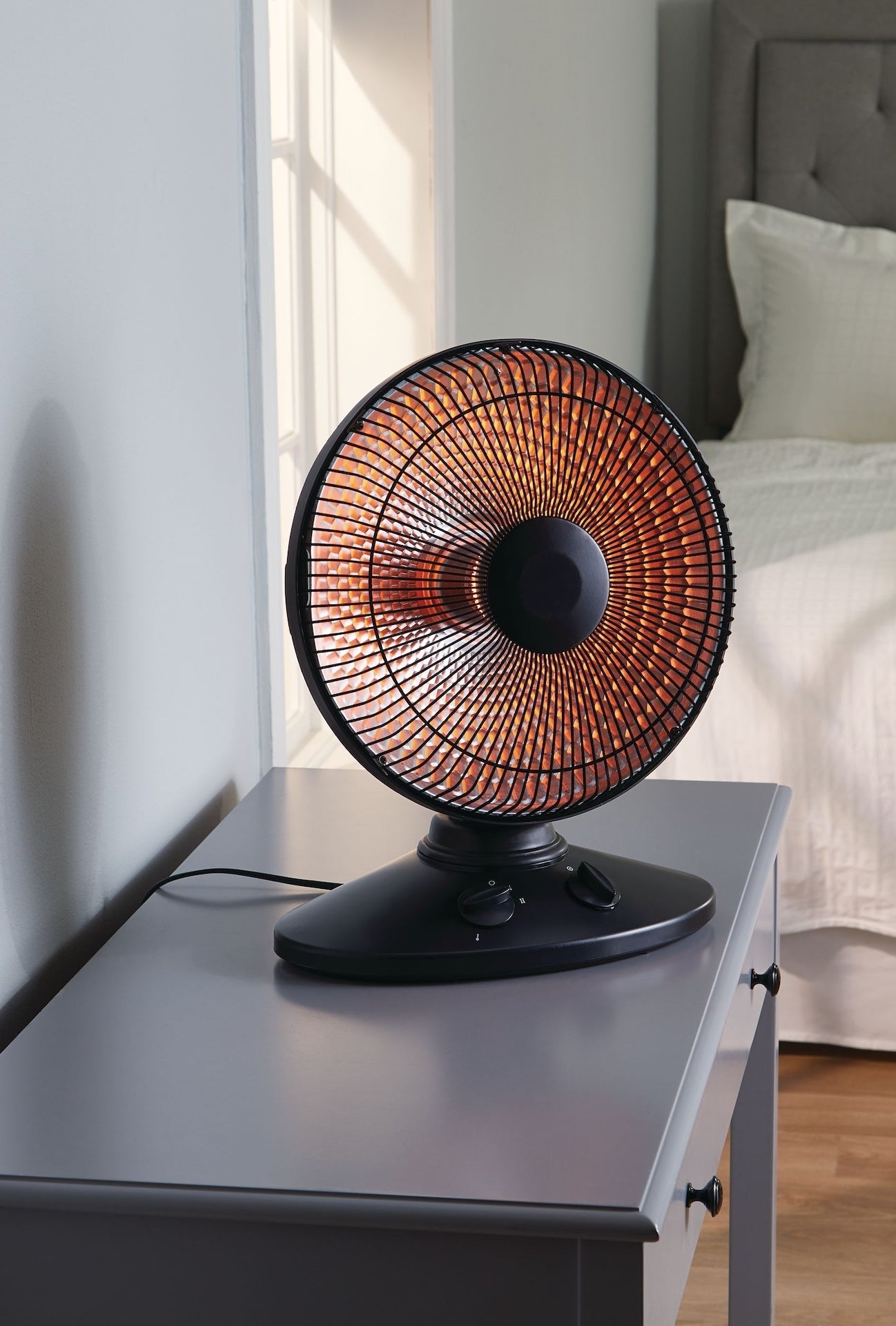 Oscillating Parabolic Dish Portable Radiant Electric Space Heater, 1000W, Black S8K3 - product image 8