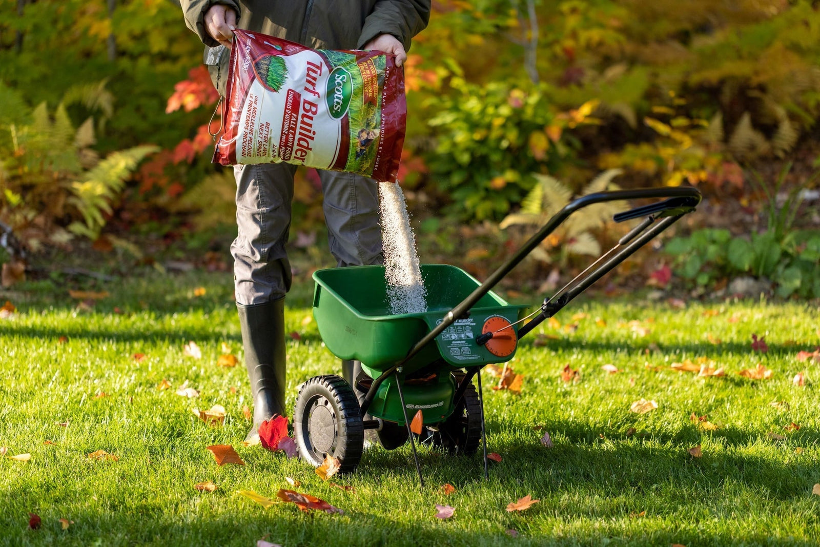 Turf Builder Fall Lawn Fertilizer, 10.5-kg D8C3 - product image 2